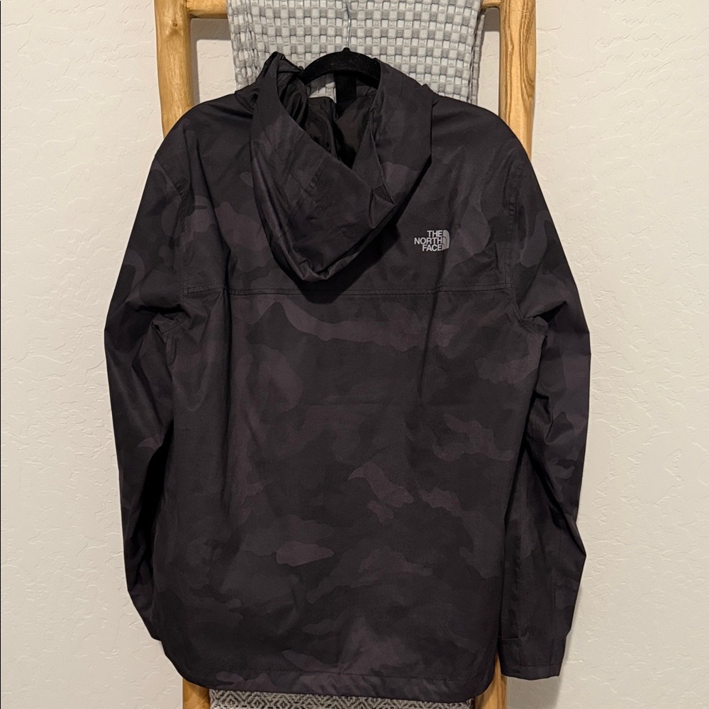The North Face Men's Camouflage Black Jacket - Picture 3 of 3